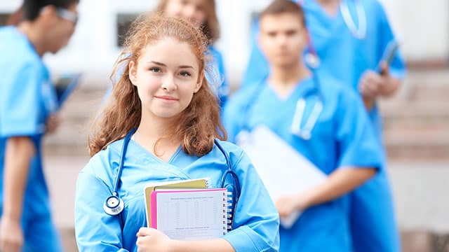 Études de santé : le "numerus clausus" stable en 2020, avant sa suppression