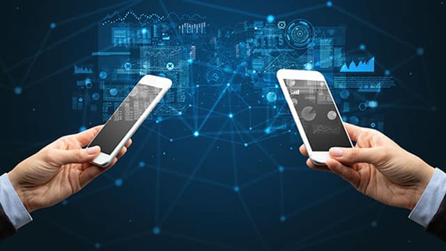 L'application StopCovid prête le 2 juin 2020, sans Apple ni Google, selon Cédric O