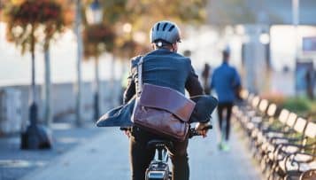 Les agents qui se rendent au travail à vélo ou en covoiturage recevront 200 euros par an