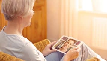 Yvelines et Hauts-de-Seine : des tablettes pour les Ehpad