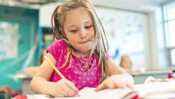 Covid-19 : les maires demandent des clarifications sur la réouverture des écoles