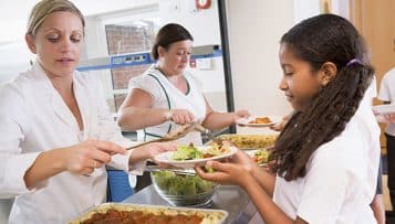 Covid-19 : soutien reconduit pour les familles des DOM