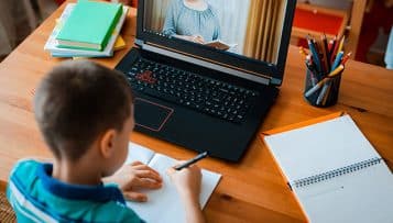 Éducation : enseignants et profs disent avoir maintenu le contact avec plus de 90% des élèves