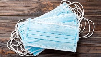 Le port du masque désormais obligatoire dans les lieux publics clos