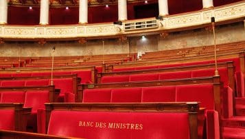 Mandat national et local : une étude s'inquiète d'un "Parlement hors-sol"