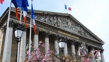 Un ministère des Services publics, un "droit au débat" : les pistes de Richard Ferrand