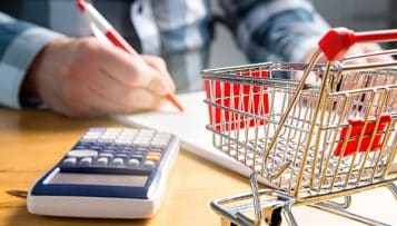 Jean Castex annonce de nouvelles mesures anti-pauvreté, les associations sur leur faim