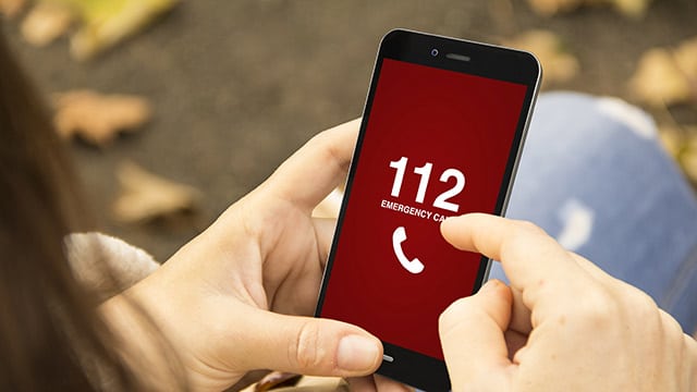 Urgences : Emmanuel Macron favorable à une expérimentation régionale du numéro unique