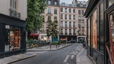 Commerces : les maires demandent à Jean Castex une "réouverture progressive"