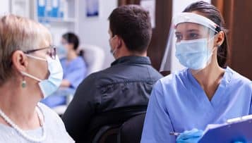 Covid-19 : comment mobiliser les renforts de personnels de santé ?