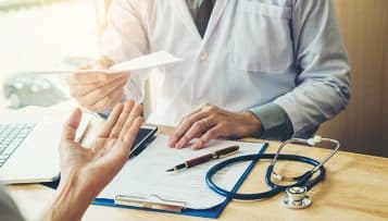 Covid : les ordres de santé appellent les patients à "continuer de consulter"