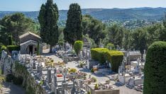 État d'urgence : la DGCL précise les nouvelles règles temporaires du droit funéraire