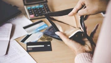 La pauvreté place des familles face à des "choix impossibles", déplore le Secours catholique