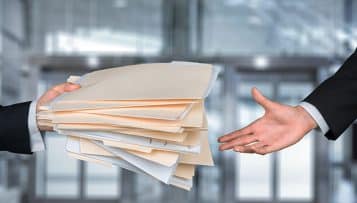 Comment garantir l’attribution des marchés publics aux entreprises implantées en France ?