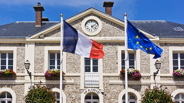 Confiance politique : les Français plébiscitent leurs élus locaux