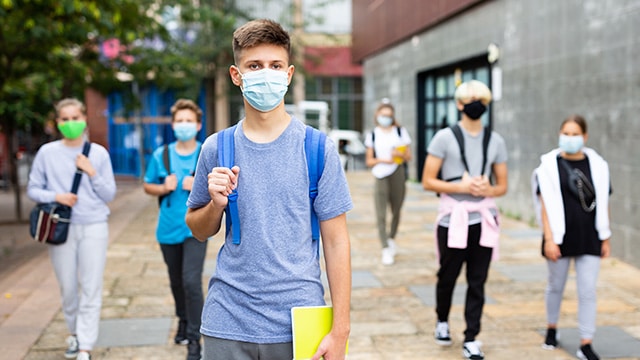 Covid-19 : fermer les écoles en "dernier recours", recommande le Conseil scientifique