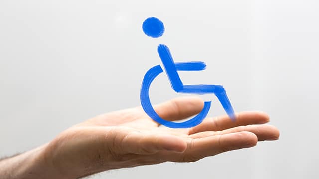 Personnes handicapées en couple : le Sénat se saisit du mode de calcul contesté de l'AAH