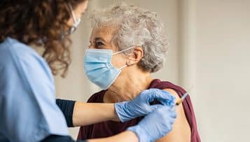 Accélérer la vaccination des personnes âgées à domicile
