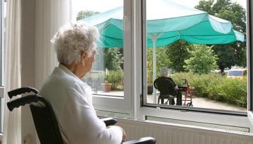 Dans les Ehpad, un nouveau protocole de déconfinement, mais toujours des questions