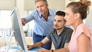 Jeunes : les missions locales recrutent 2 000 conseillers