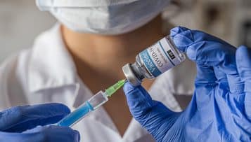 Covid : la vaccination dans les collèges et lycées, "grand enjeu de l'automne"