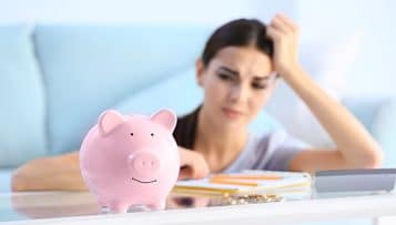 Emmanuel Macron annonce un "revenu d'engagement" pour les jeunes sans emploi ou formation