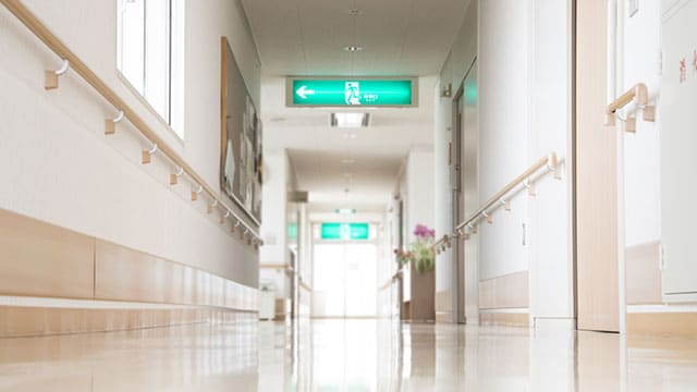 Covid-19 : en manque de soignants, l’hôpital de Mulhouse déclenche le Plan blanc