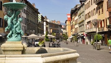 Emmanuel Macron annonce de nouvelles mesures pour revitaliser les villes moyennes