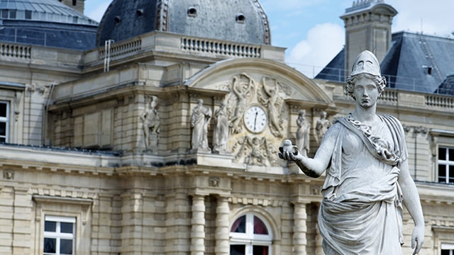 Le Sénat veut aménager la règle du non-cumul des mandats