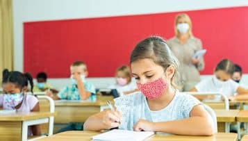 Avec la reprise du Covid, les écoliers remettent le masque ce lundi dans 39 départements