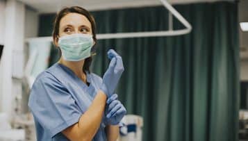 Masques, gants : les hôpitaux incités à acheter français et européen