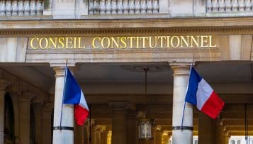 Passe vaccinal : le Conseil constitutionnel valide l'essentiel du projet de loi