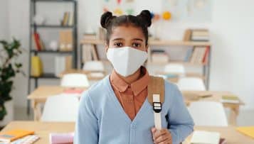 Autotests, masques : le protocole Covid-19 à l'école allégé après les vacances scolaires