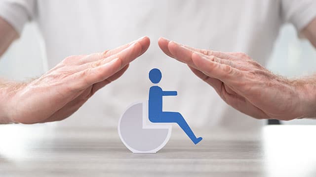 Handicap : "crise majeure" du médico-social selon des associations