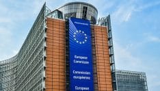 La France présente à la Commission européenne son rapport triennal sur l'application de la réglementation des marchés publics 2017-2019