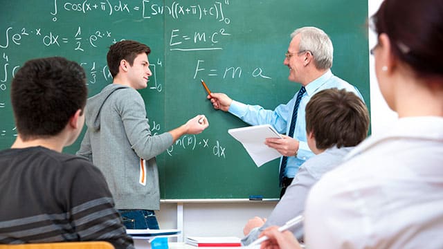 Mathématiques au lycée : un rapport préconise son renforcement et son retour dans le tronc commun