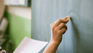 Éducation : la grande concertation autour de l'école débutera "en septembre", annonce Pap Ndiaye