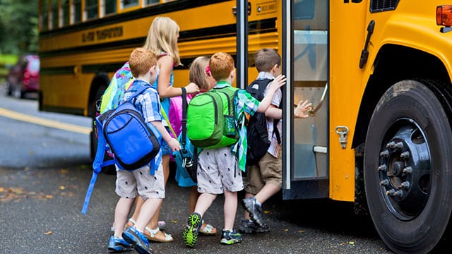 Avant la rentrée, le manque de chauffeurs de bus scolaires inquiète les parents