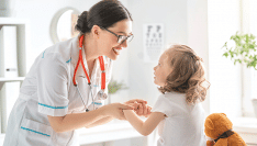Hôpital : le Gouvernement lance un "plan d'action" pour la pédiatrie sans convaincre les soignants