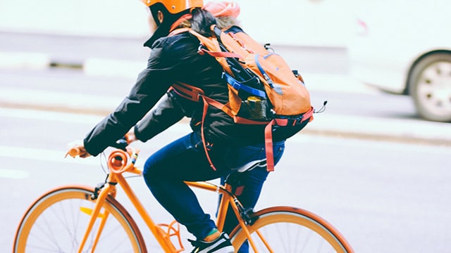 Hors des villes, le vélo peine à tracer sa route