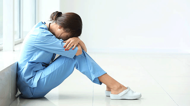 Santé : "20 % des infirmières abandonnent leurs études", regrette François Braun