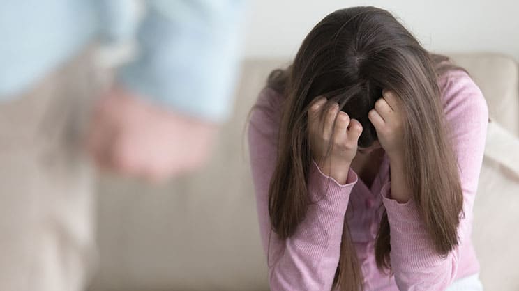 Violences conjugales : en milieu rural, le poids du "contrôle social"