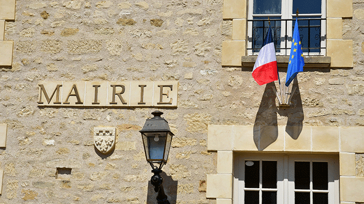 Élus locaux : David Lisnard (AMF) s'alarme des démissions de maires à un “niveau jamais vu”