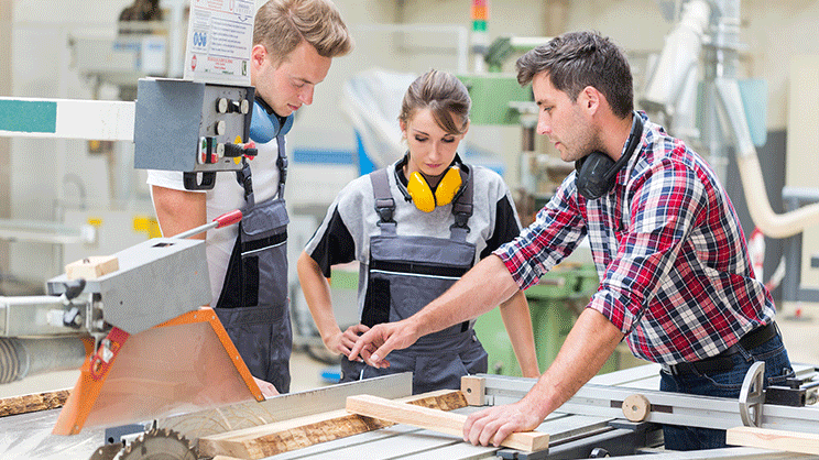 Réforme des lycées professionnels : Emmanuel Macron veut "accélérer" avec un projet de loi d'ici à l'été