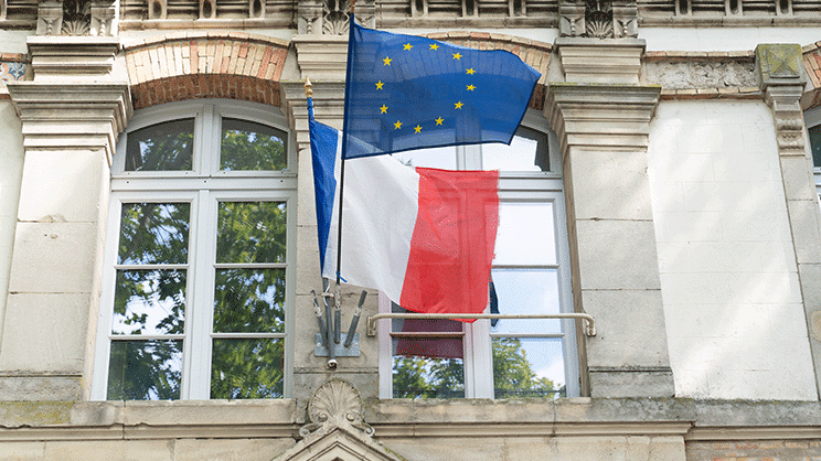 Émeutes : la population appelée à se rassembler devant les mairies, une accalmie se dessine