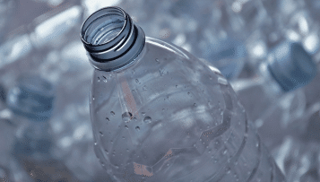 Pas de consigne généralisée pour les bouteilles en plastique, tranche le Gouvernement