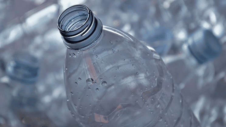 Pas de consigne généralisée pour les bouteilles en plastique, tranche le Gouvernement