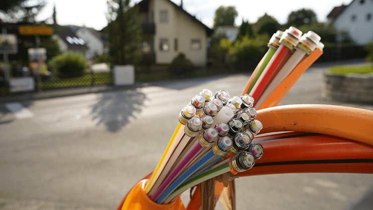 Couverture numérique : 100 % des raccordements à la fibre en 2025 reste l'objectif