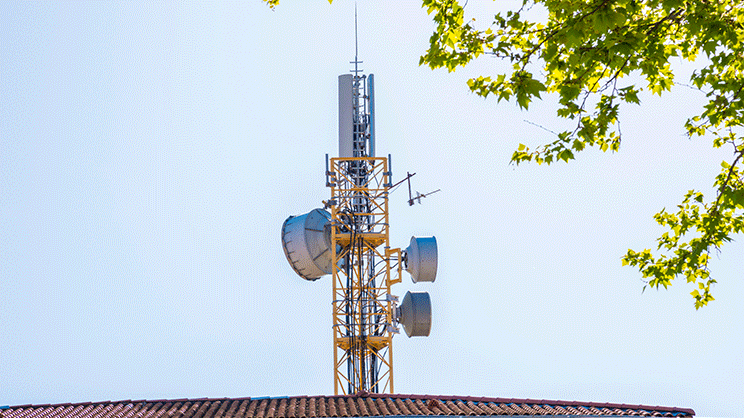 Implantation des antennes-relais : les pouvoirs du maire sont limités, et  le resteront