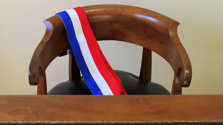 Violences contre les élus : pour sa rentrée, le Sénat prend la défense des maires